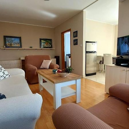 Apartman Ana Pula - Calm, Free Parking, Close To Center Εξωτερικό φωτογραφία